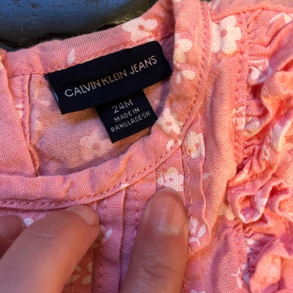 Calvin Klein - Picture 2 of 3